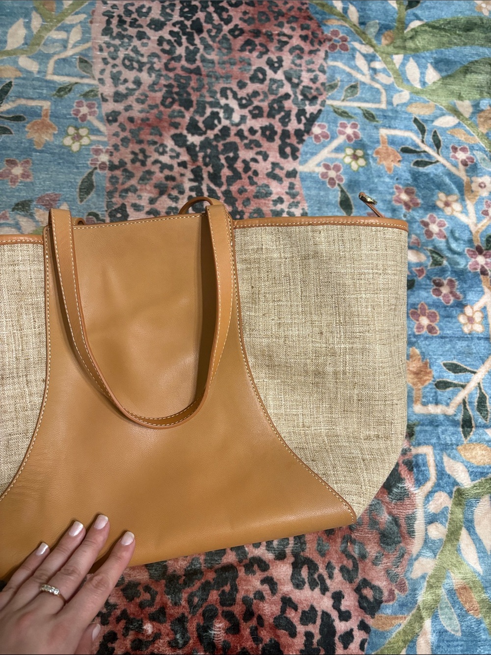 〰️ j. mclaughlin tote bag, like new - Picture 6 of 6
